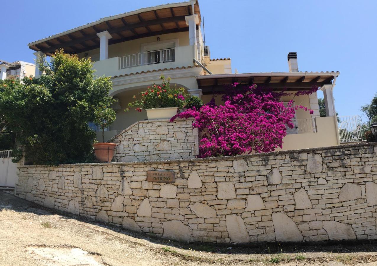Villa Petrino - Central Flat Location Within Kassiopi. Sleeps 8 Eksteriør bilde