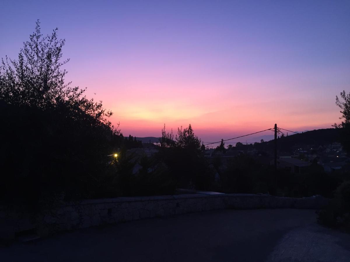 Villa Petrino - Central Flat Location Within Kassiopi. Sleeps 8 Eksteriør bilde