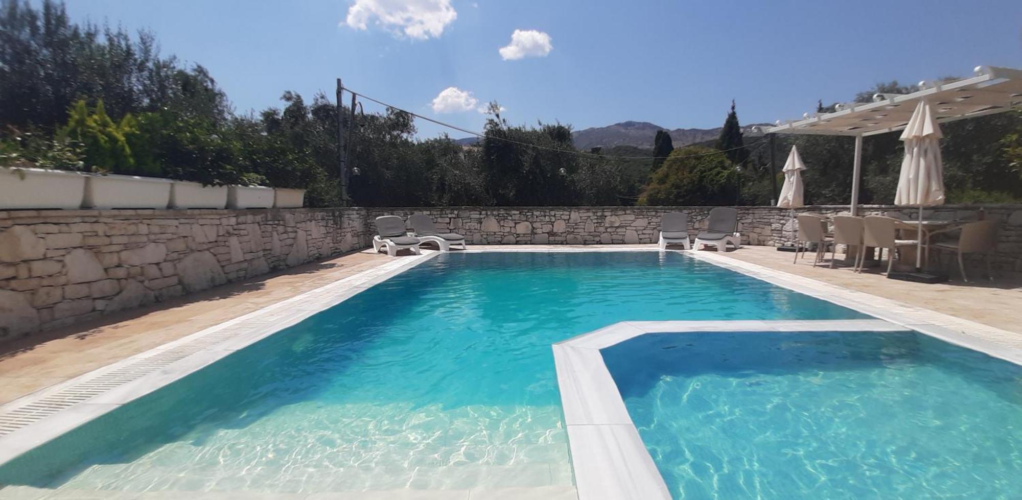 Villa Petrino - Central Flat Location Within Kassiopi. Sleeps 8 Eksteriør bilde