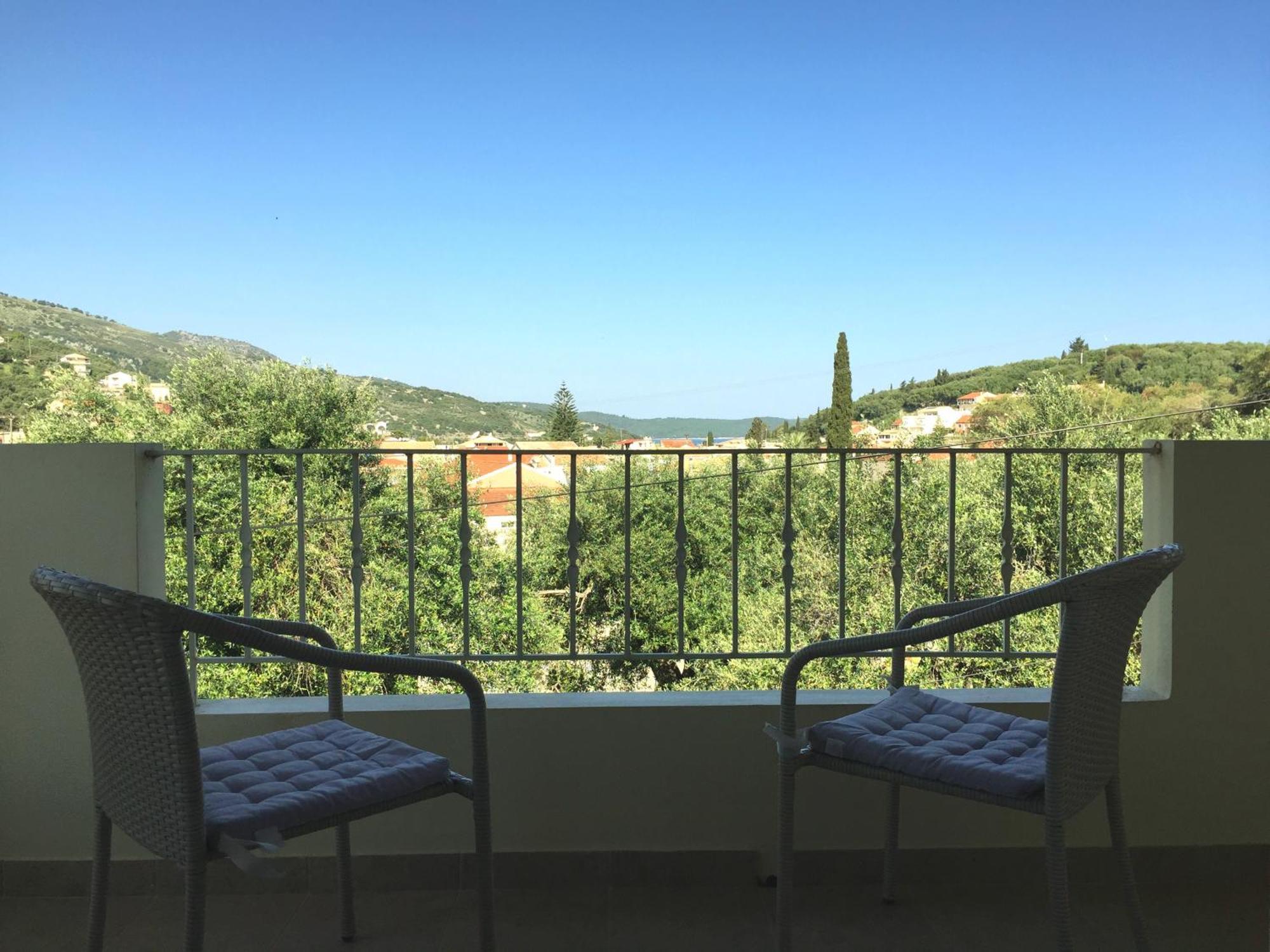 Villa Petrino - Central Flat Location Within Kassiopi. Sleeps 8 Eksteriør bilde